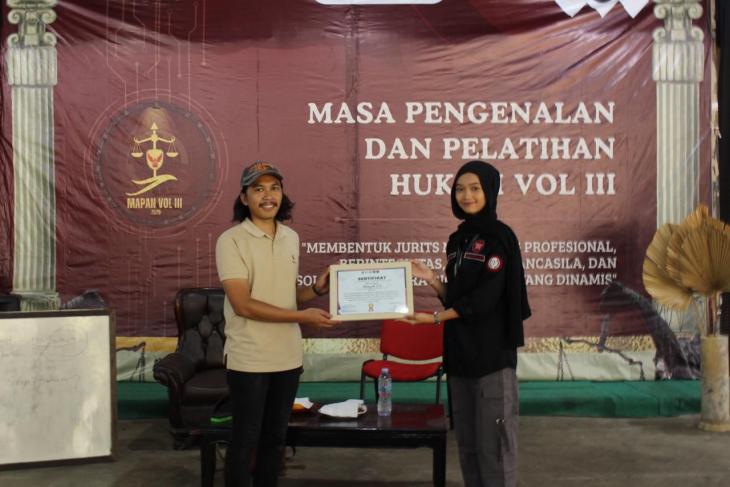 MAPAN Hukum Vol. III UTD: Membentuk Jurist Muda Profesional dan Berintegritas di Era Digital